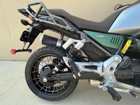 2022 Moto Guzzi V85 TT Centenario in Roselle, Illinois - Photo 18