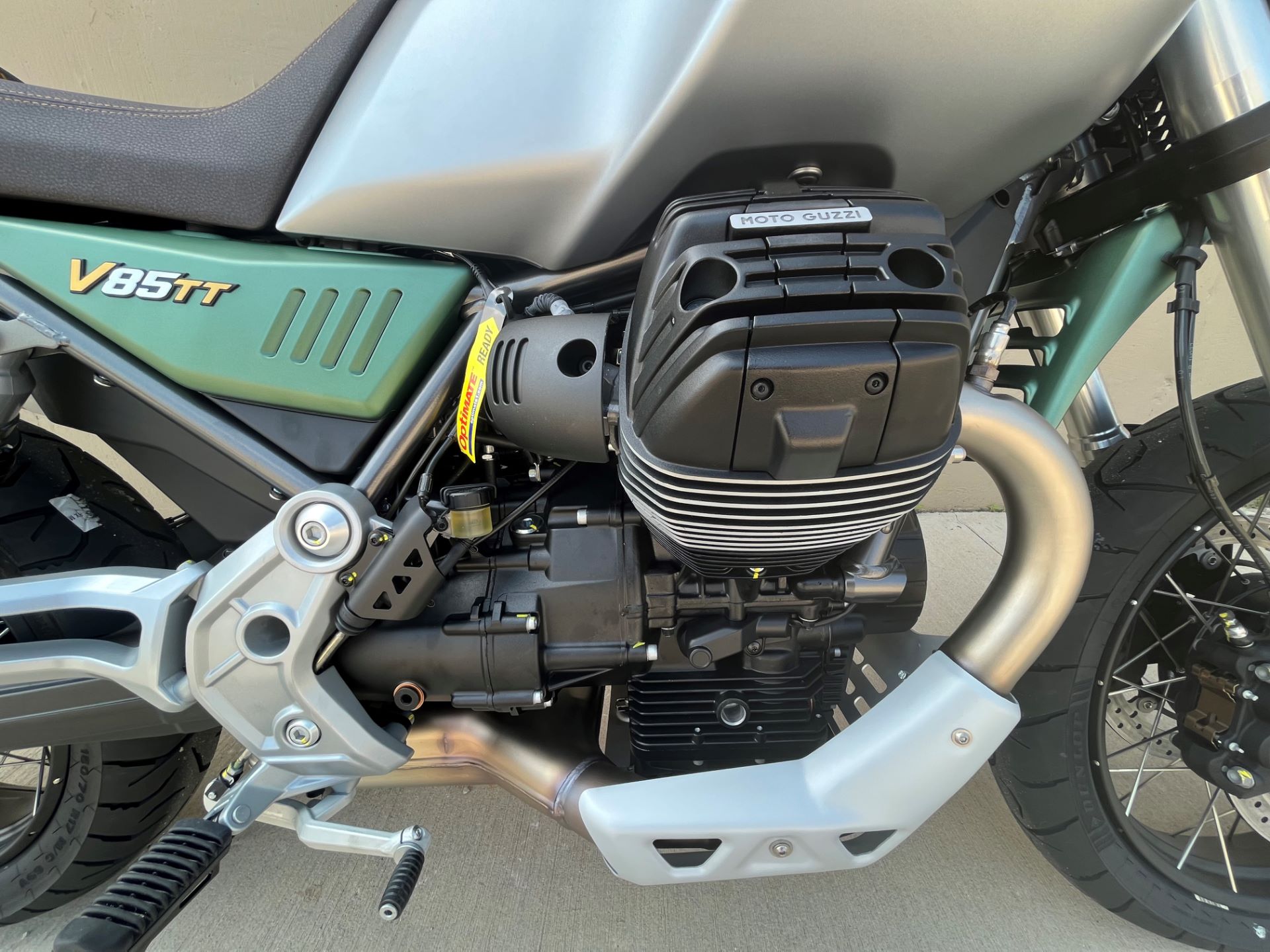 2022 Moto Guzzi V85 TT Centenario E5 in Roselle, Illinois - Photo 10