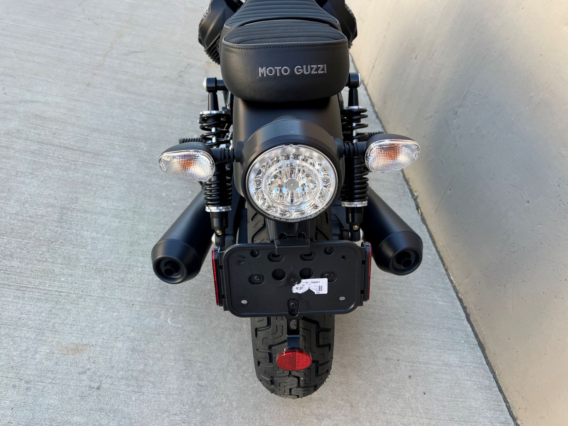 2022 Moto Guzzi V9 Bobber E5 in Roselle, Illinois - Photo 4