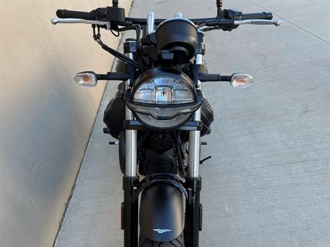 2022 Moto Guzzi V9 Bobber in Roselle, Illinois - Photo 5