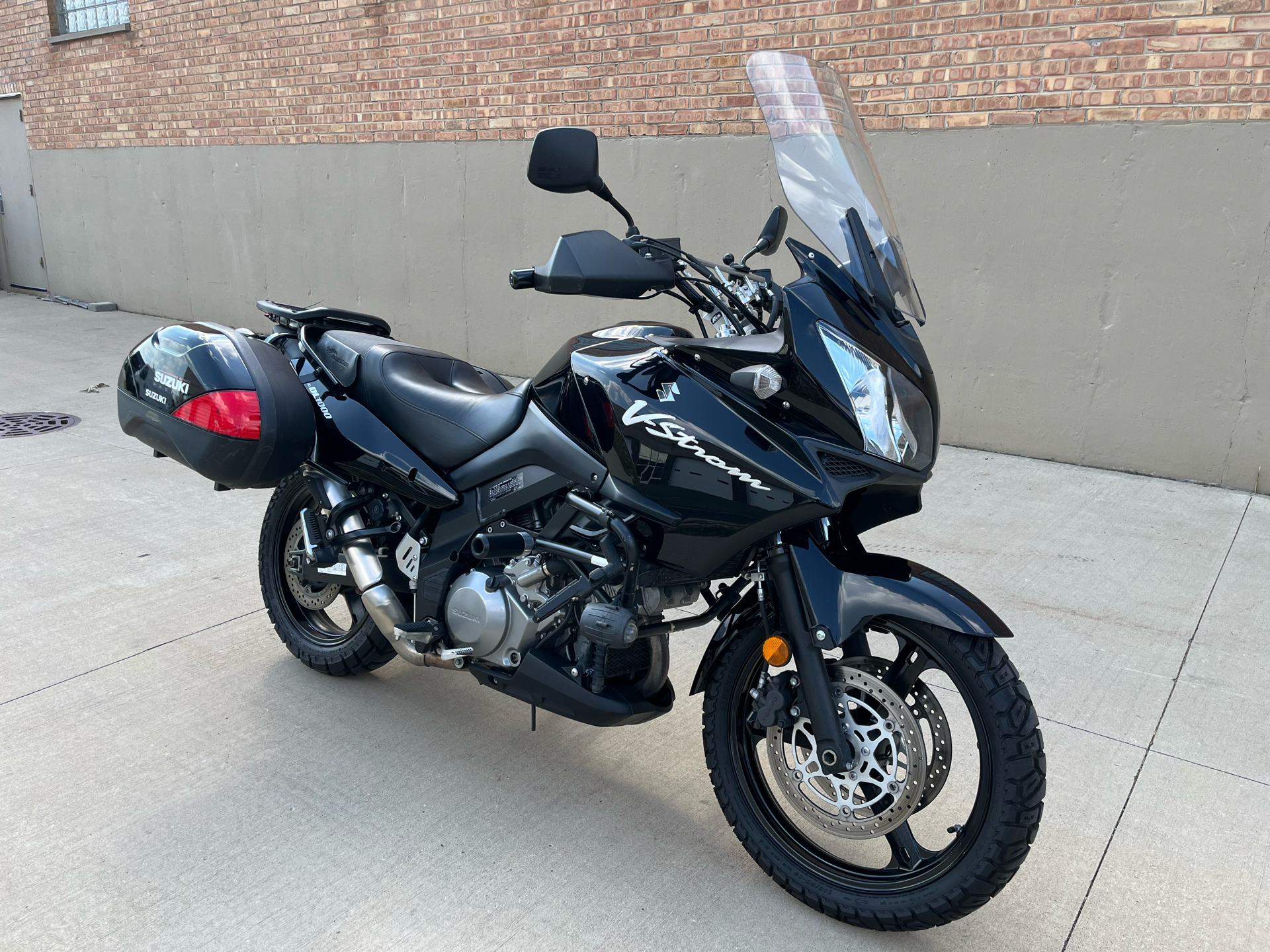 2012 Suzuki V-Strom 1000 Adventure in Roselle, Illinois - Photo 2