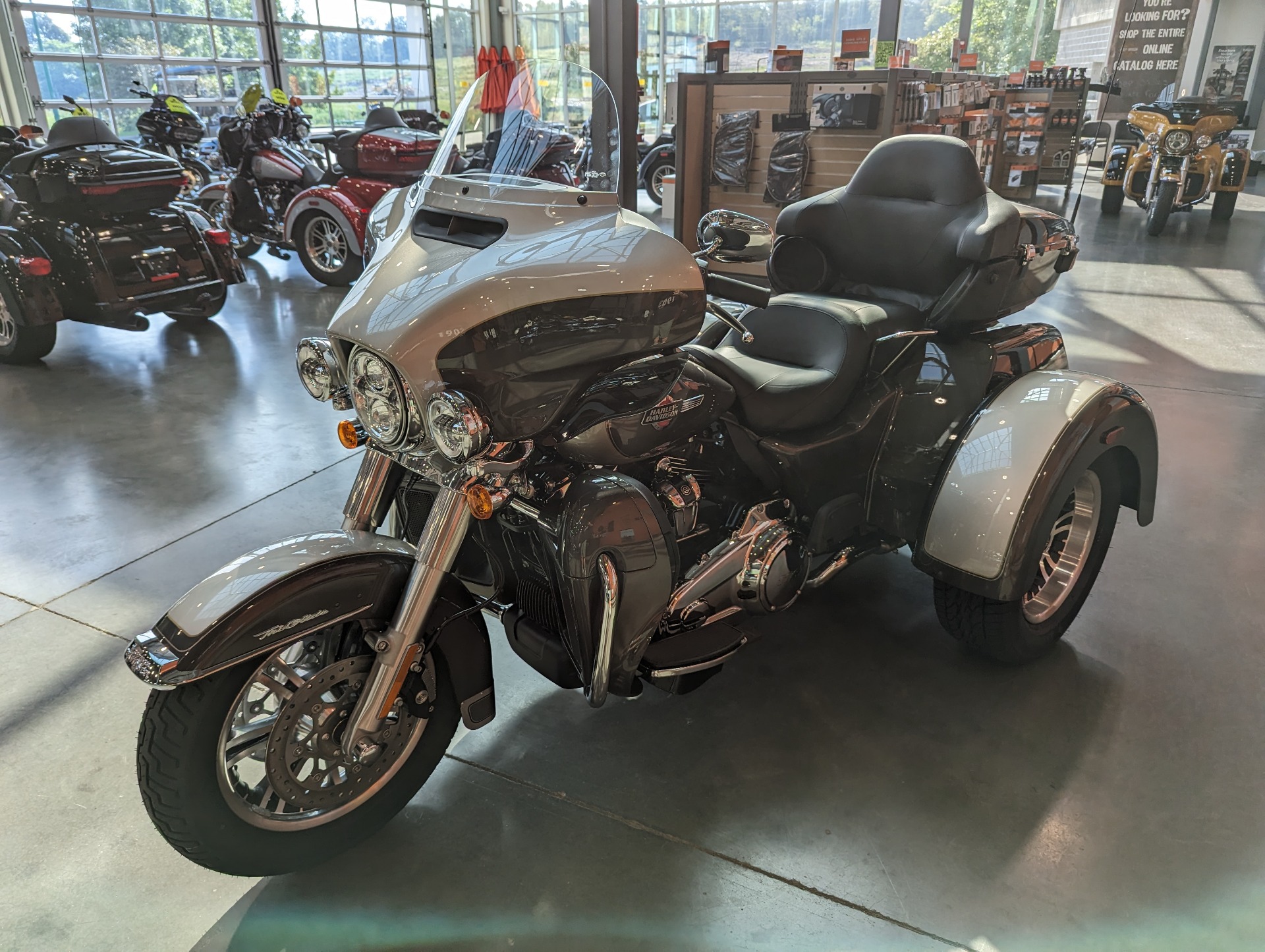 2023 Harley-Davidson TRI GLIDE in Columbia, Tennessee - Photo 4