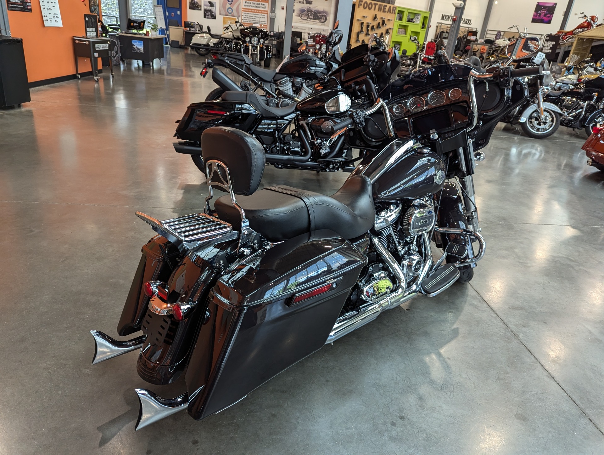 2021 Harley-Davidson Street Glide® Special in Columbia, Tennessee - Photo 2