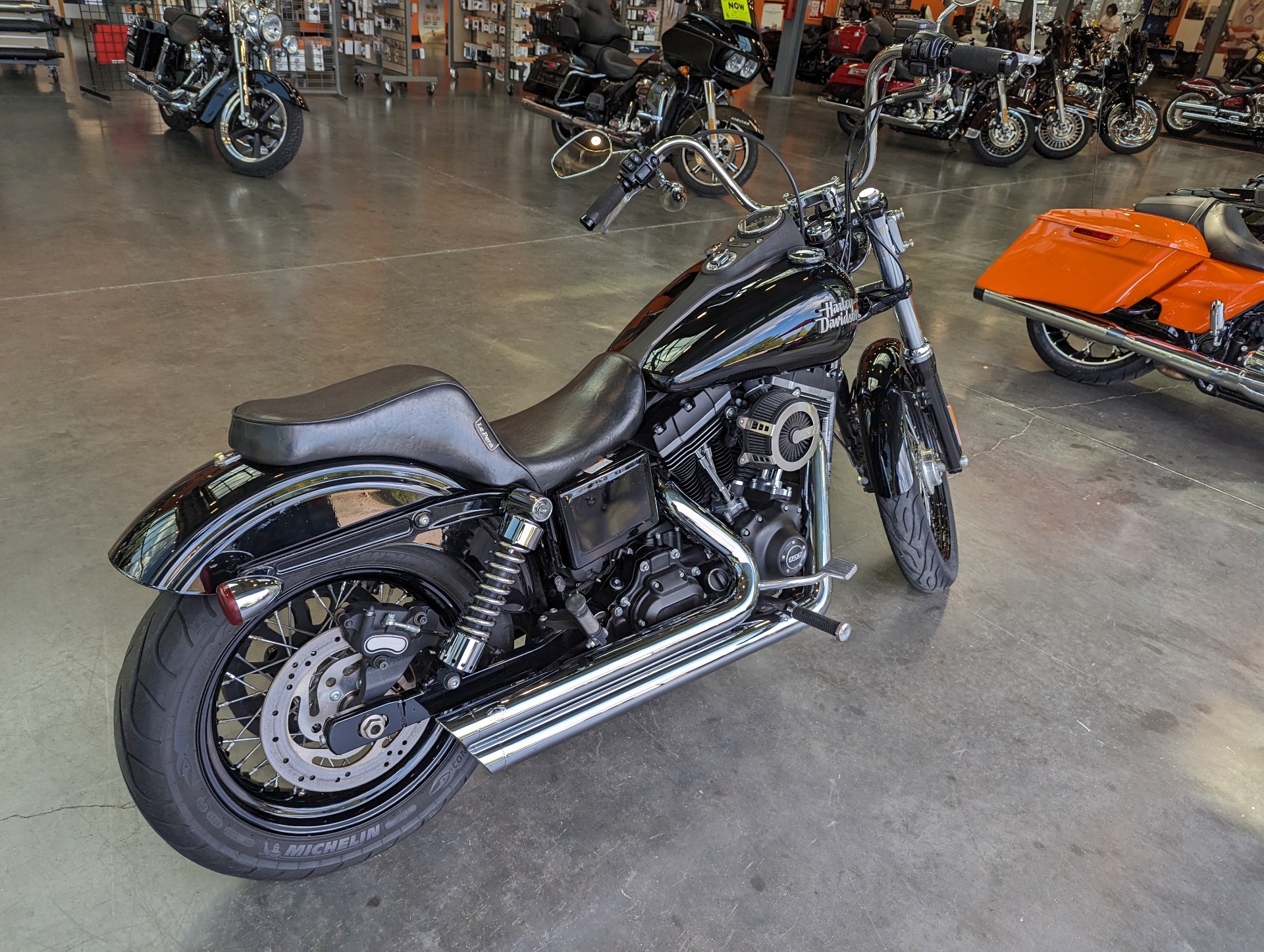 2017 Harley-Davidson Street Bob® in Columbia, Tennessee - Photo 2