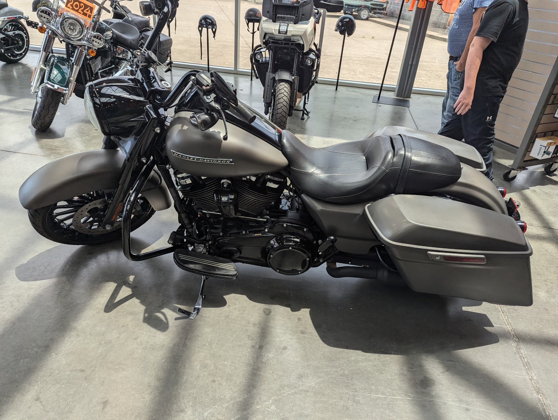 2018 Harley-Davidson FLHR in Columbia, Tennessee - Photo 4