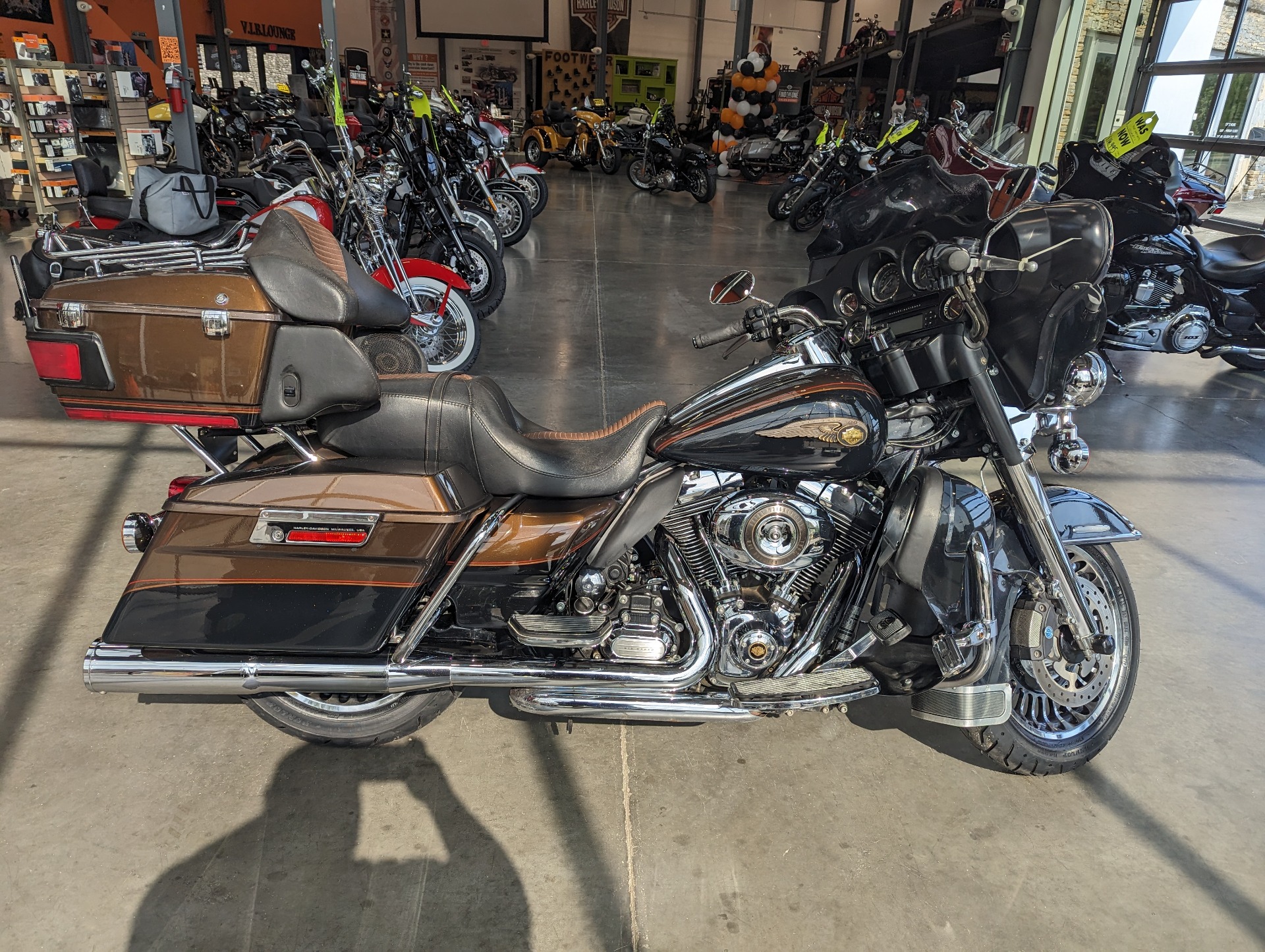 2013 Harley-Davidson FLHTK LIMITED in Columbia, Tennessee - Photo 1