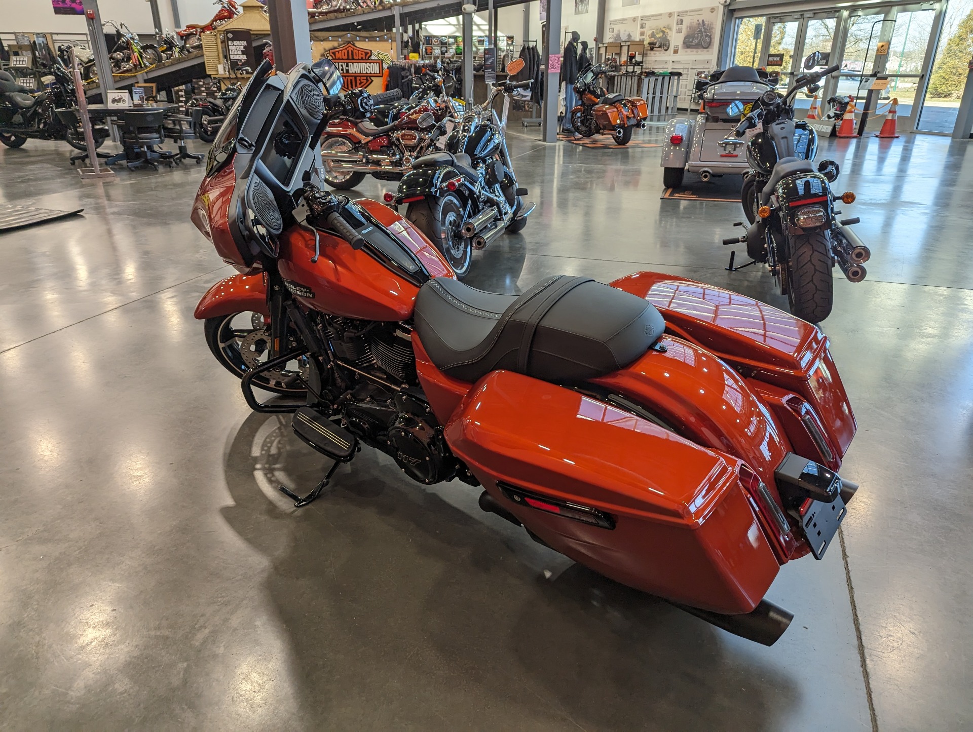 2024 Harley-Davidson Street Glide® in Columbia, Tennessee - Photo 6