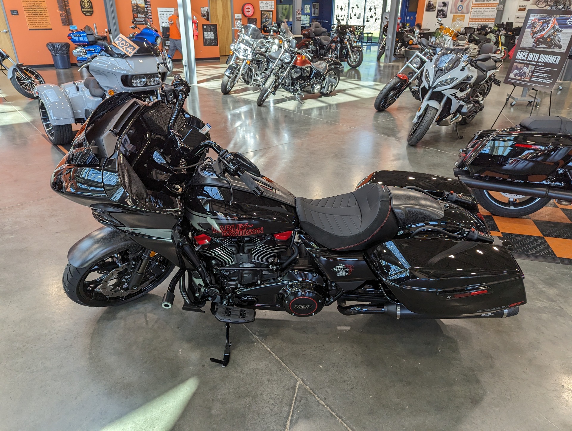 2024 Harley-Davidson CVO™ Road Glide® ST in Columbia, Tennessee - Photo 6