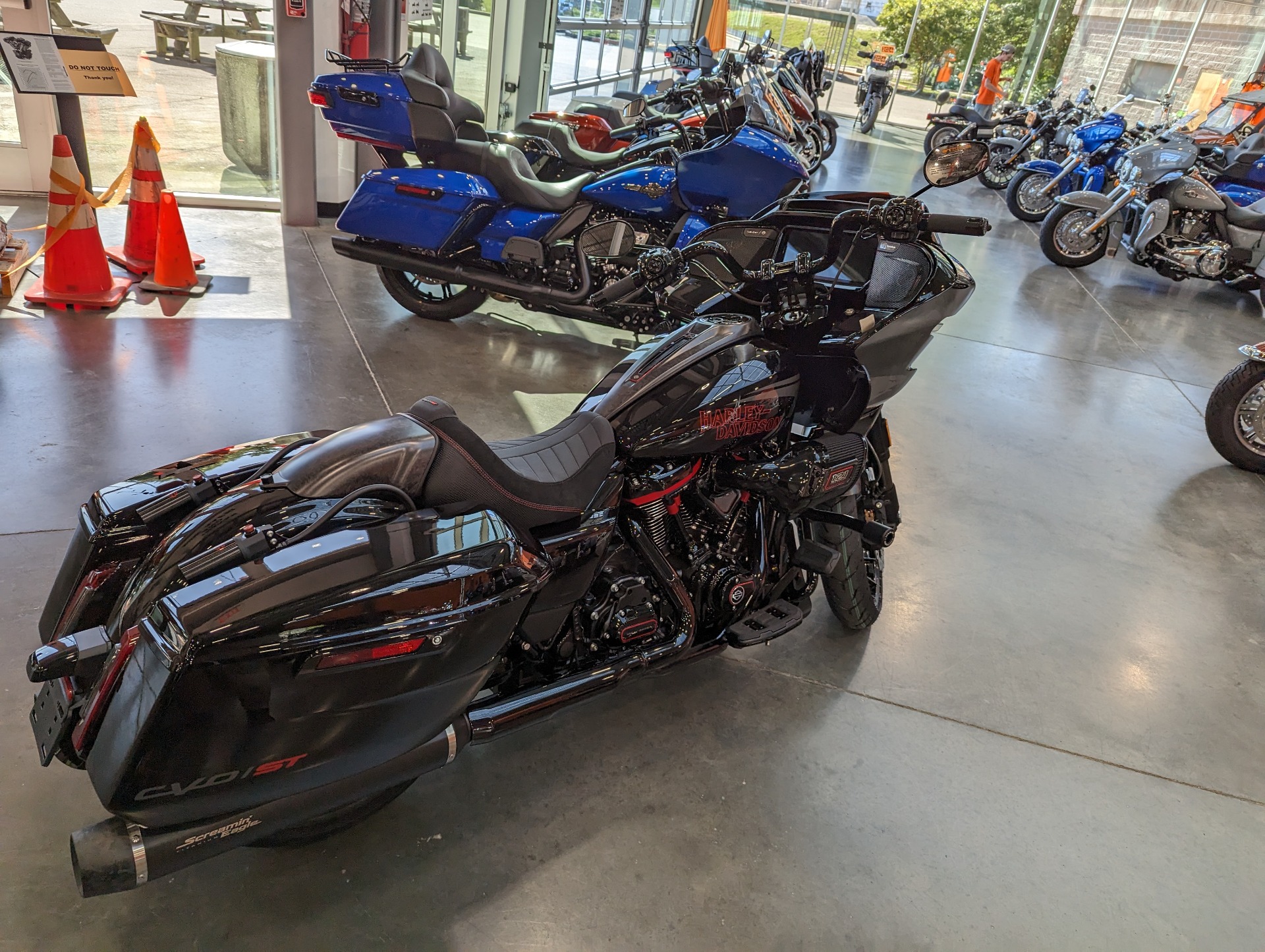 2024 Harley-Davidson CVO™ Road Glide® ST in Columbia, Tennessee - Photo 3