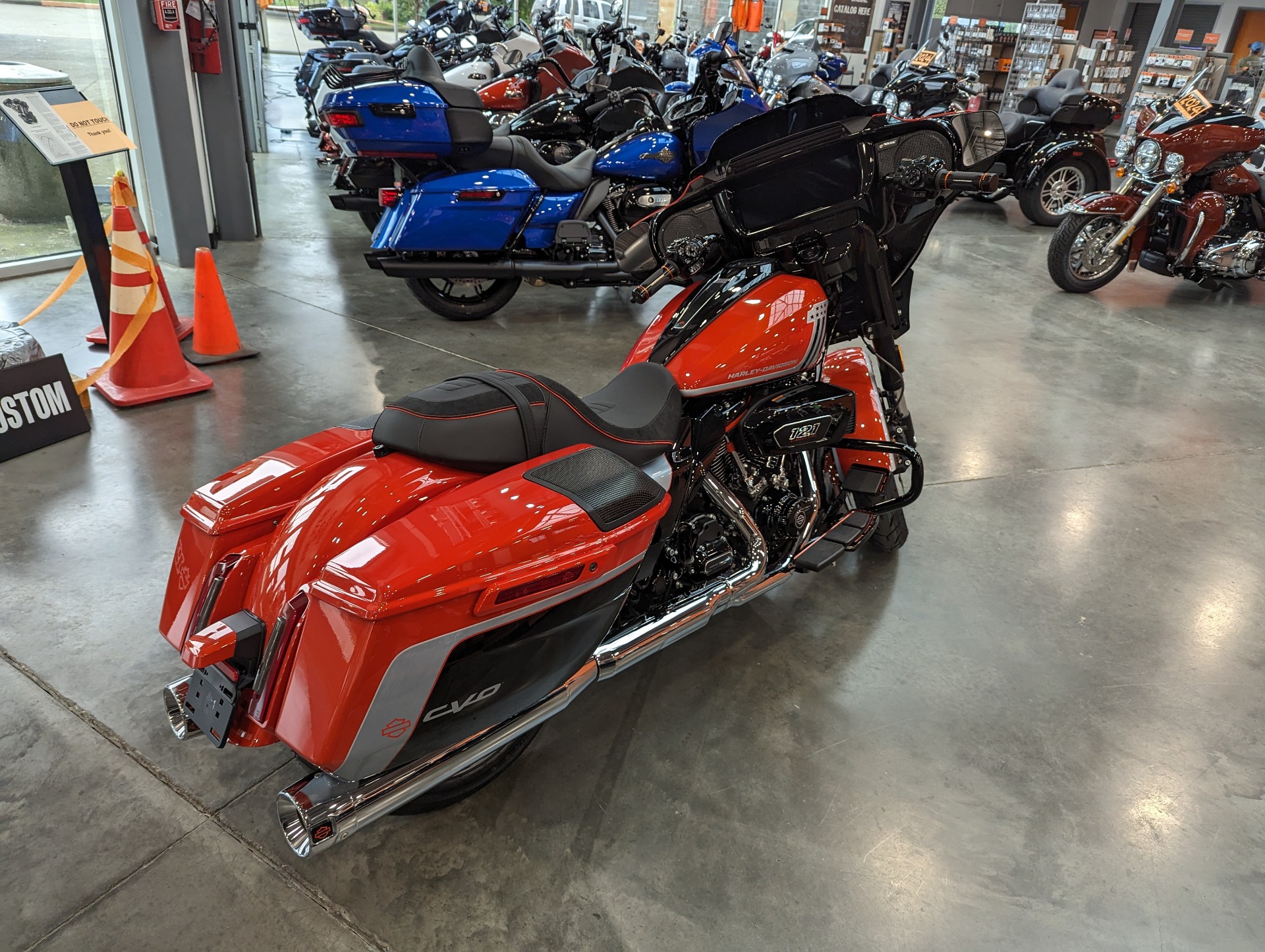 2024 Harley-Davidson CVO™ Street Glide® in Columbia, Tennessee - Photo 3