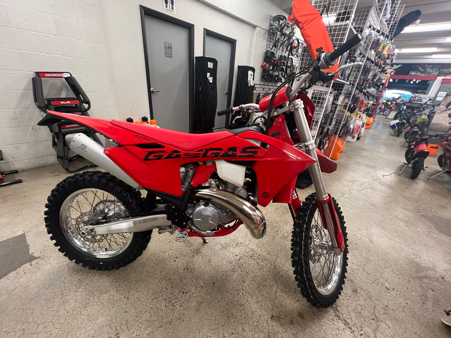 2025 GASGAS EC 250 in Pocatello, Idaho - Photo 2