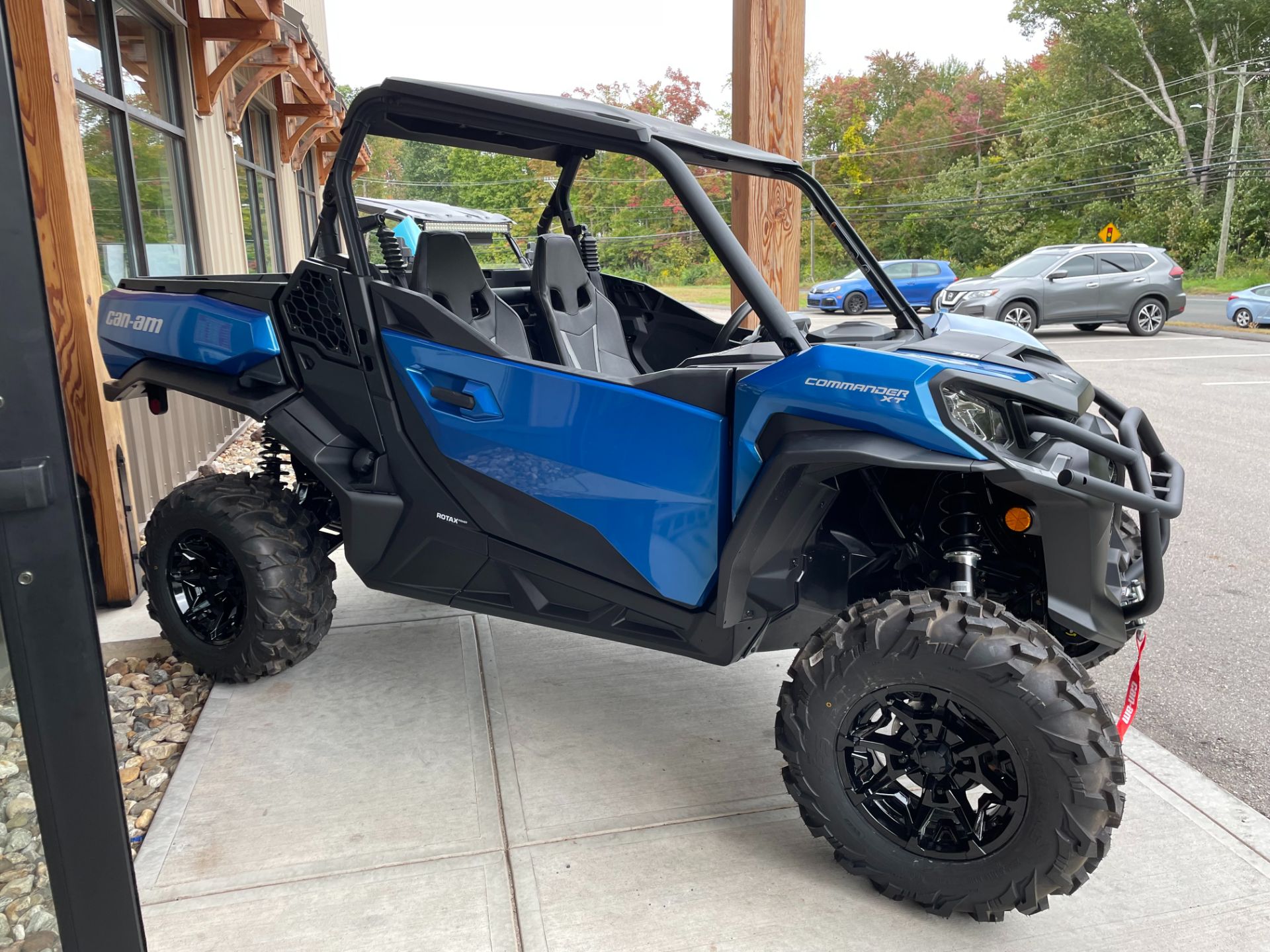 2023 Can-Am Commander XT 700 in Vernon, Connecticut - Photo 1