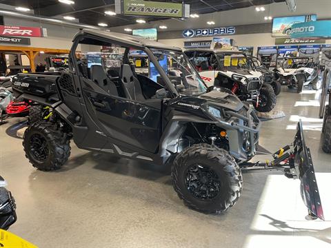2023 Can-Am Commander XT 700 in Vernon, Connecticut