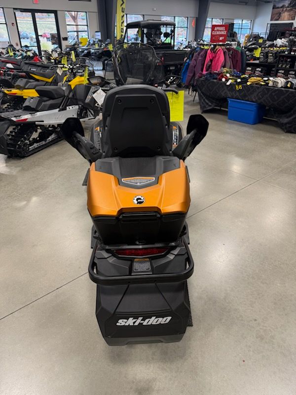 2025 Ski-Doo Grand Touring LE w/ Platinum Package 900 ACE Turbo R ES Silent Ice Track II 1.25 w/ 10.25 in. Touchscreen in Vernon, Connecticut - Photo 3