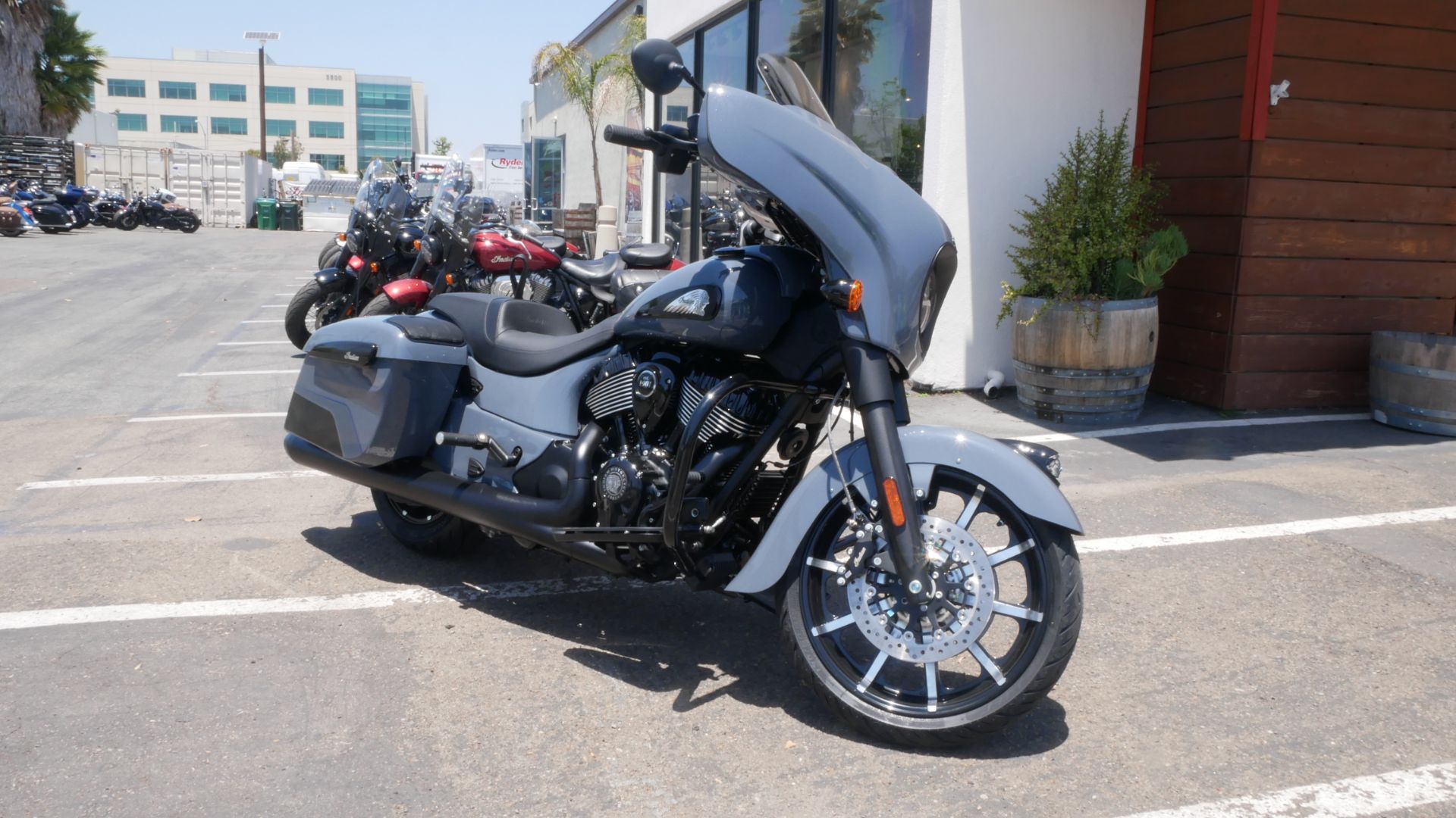 2024 Indian Motorcycle Chieftain® Dark Horse® Icon with PowerBand Audio Package in San Diego, California - Photo 2