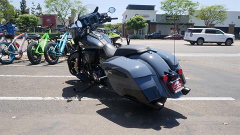 2024 Indian Motorcycle Chieftain® Dark Horse® Icon with PowerBand Audio Package in San Diego, California - Photo 5