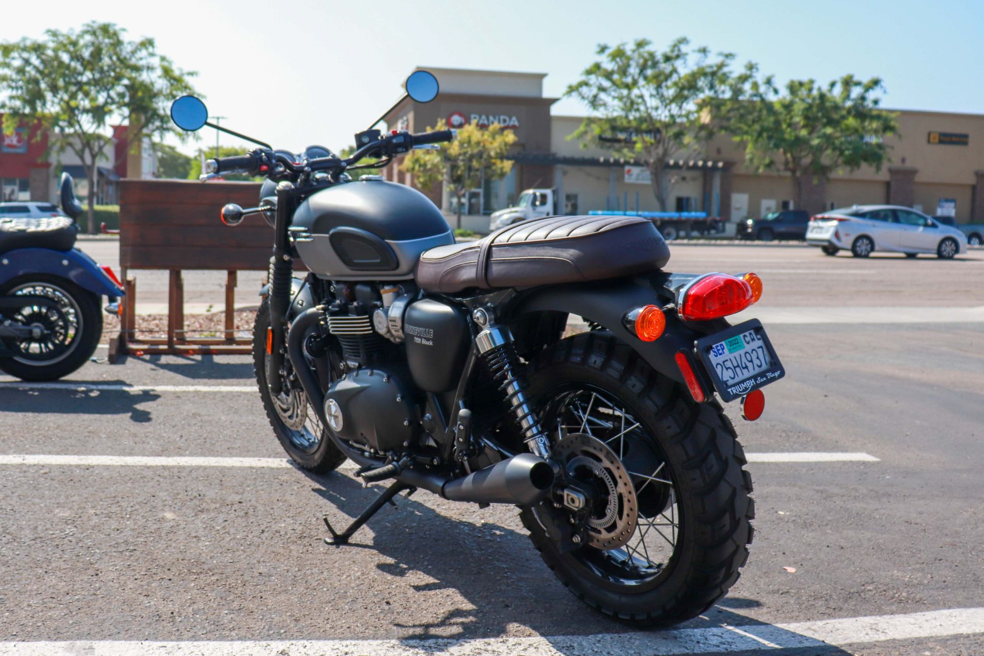 2022 Triumph Bonneville T120 Black in San Diego, California - Photo 6