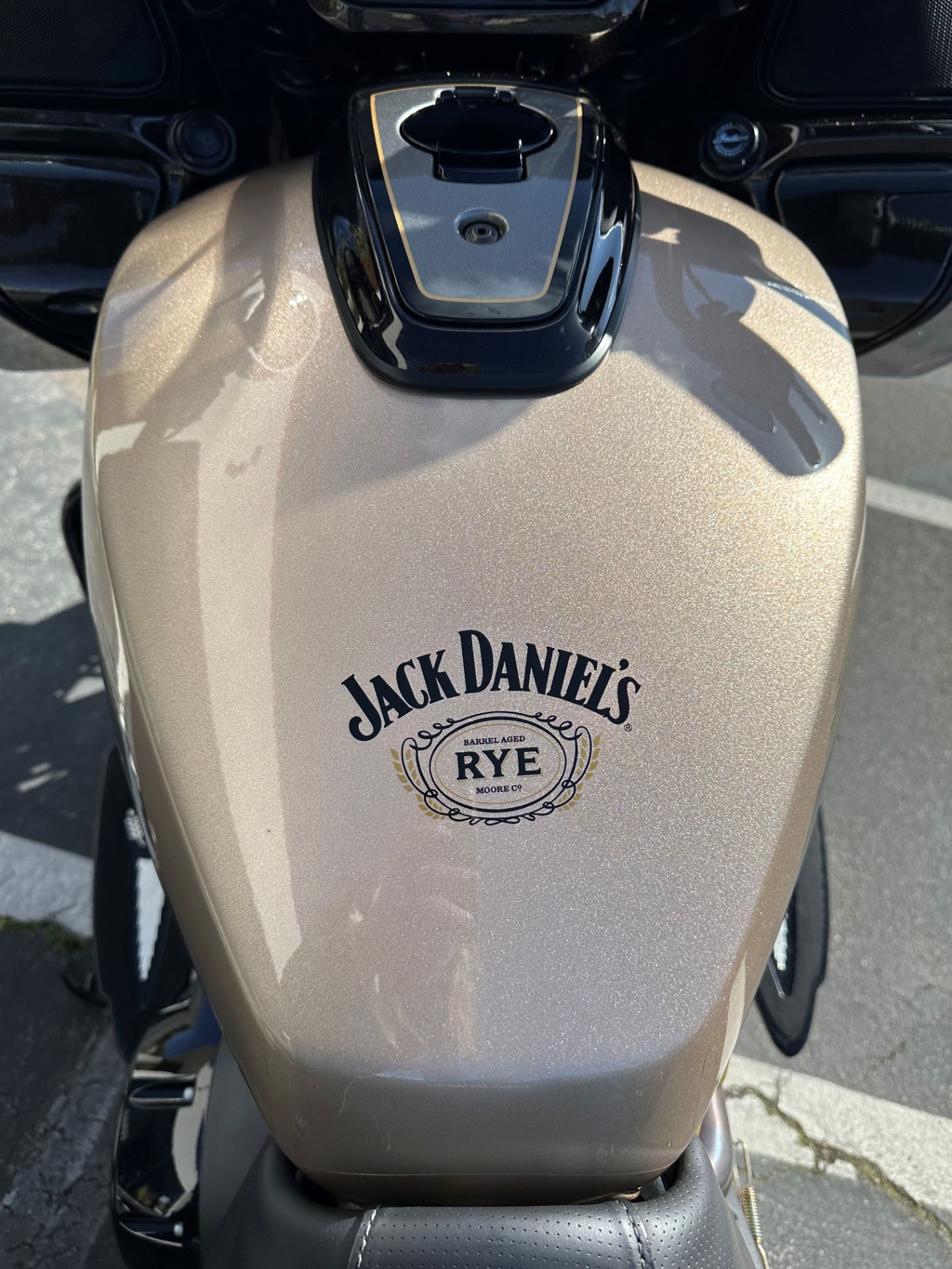 2022 Indian Motorcycle Challenger® Dark Horse® Jack Daniel's® Limited Edition in San Diego, California - Photo 14
