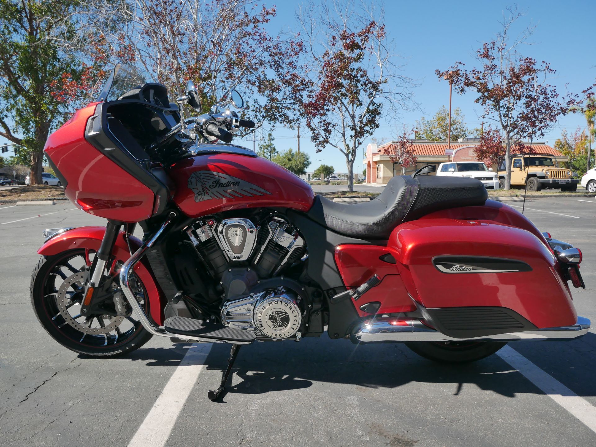 2021 Indian Challenger® Limited in San Diego, California - Photo 8