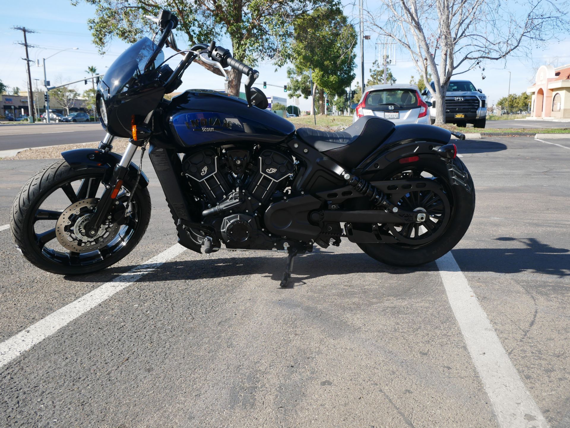 2023 Indian Motorcycle Scout® Rogue ABS Icon in San Diego, California - Photo 5