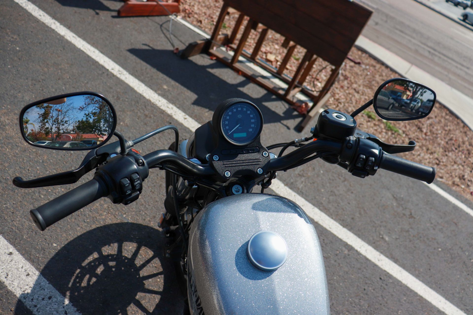 2015 Harley-Davidson Iron 883™ in San Diego, California - Photo 17
