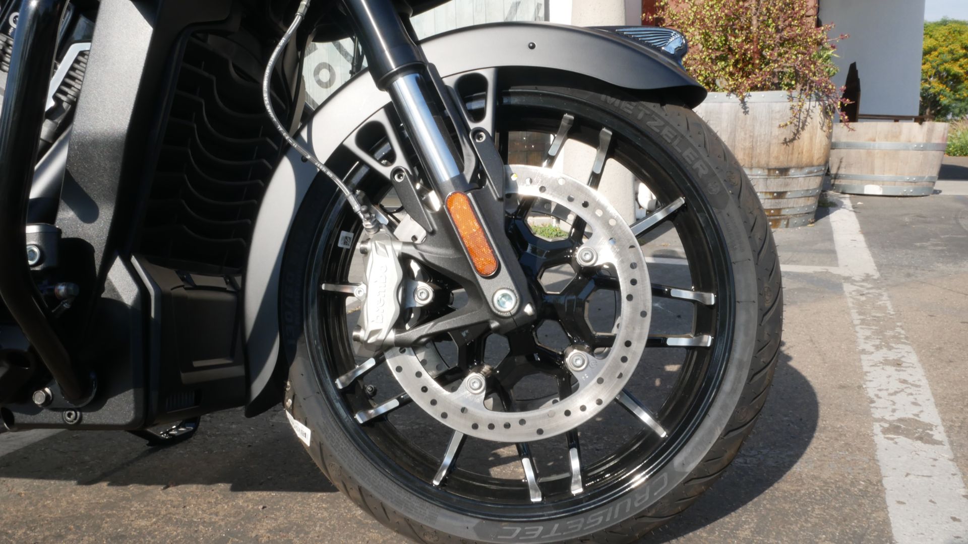 2024 Indian Motorcycle Challenger® Dark Horse® with PowerBand Audio Package in San Diego, California - Photo 10