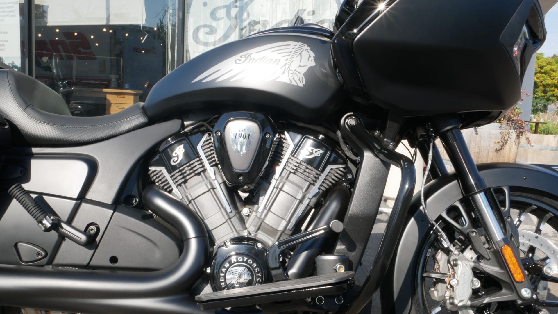2024 Indian Motorcycle Challenger® Dark Horse® with PowerBand Audio Package in San Diego, California - Photo 12