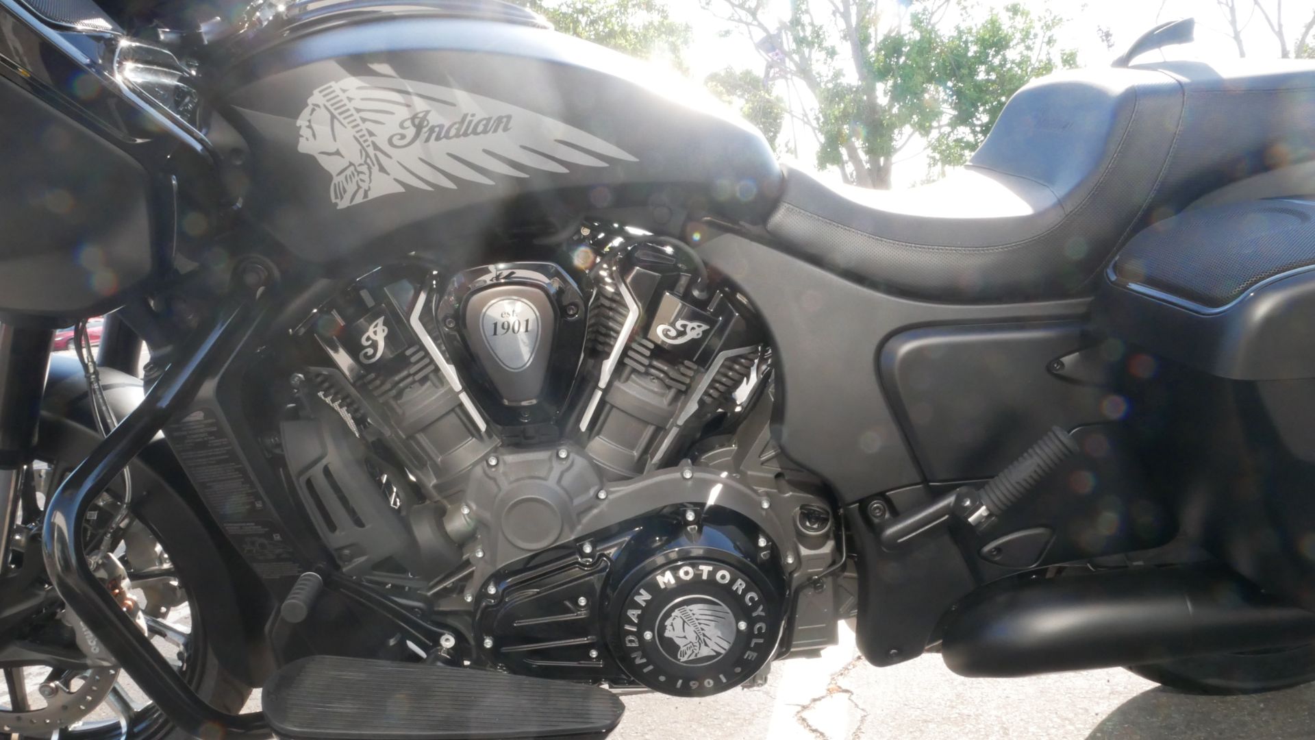 2024 Indian Motorcycle Challenger® Dark Horse® with PowerBand Audio Package in San Diego, California - Photo 19