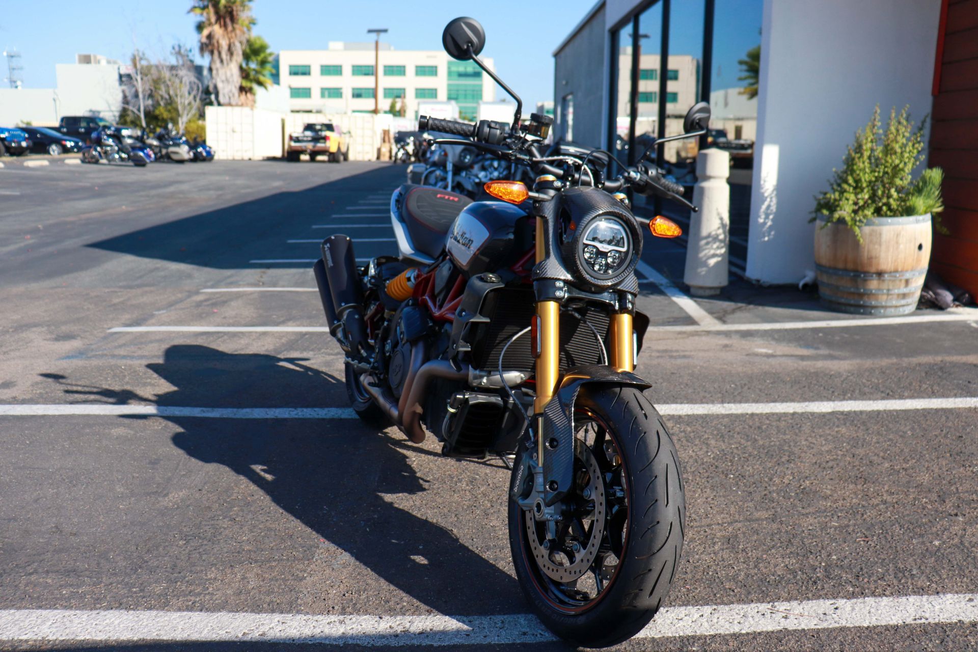2022 Indian Motorcycle FTR R Carbon in San Diego, California - Photo 4