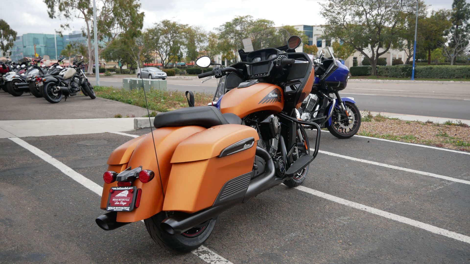 2022 Indian Motorcycle Challenger® Dark Horse® Icon in San Diego, California - Photo 8