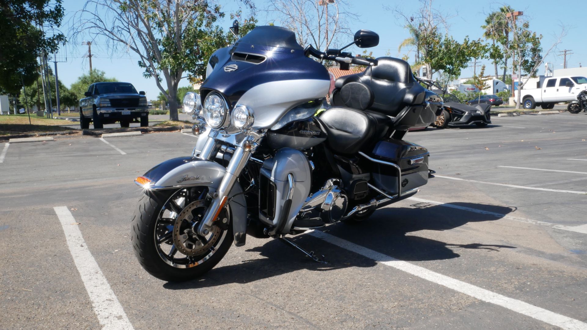 2019 Harley-Davidson Electra Glide® Ultra Classic® in San Diego, California - Photo 7
