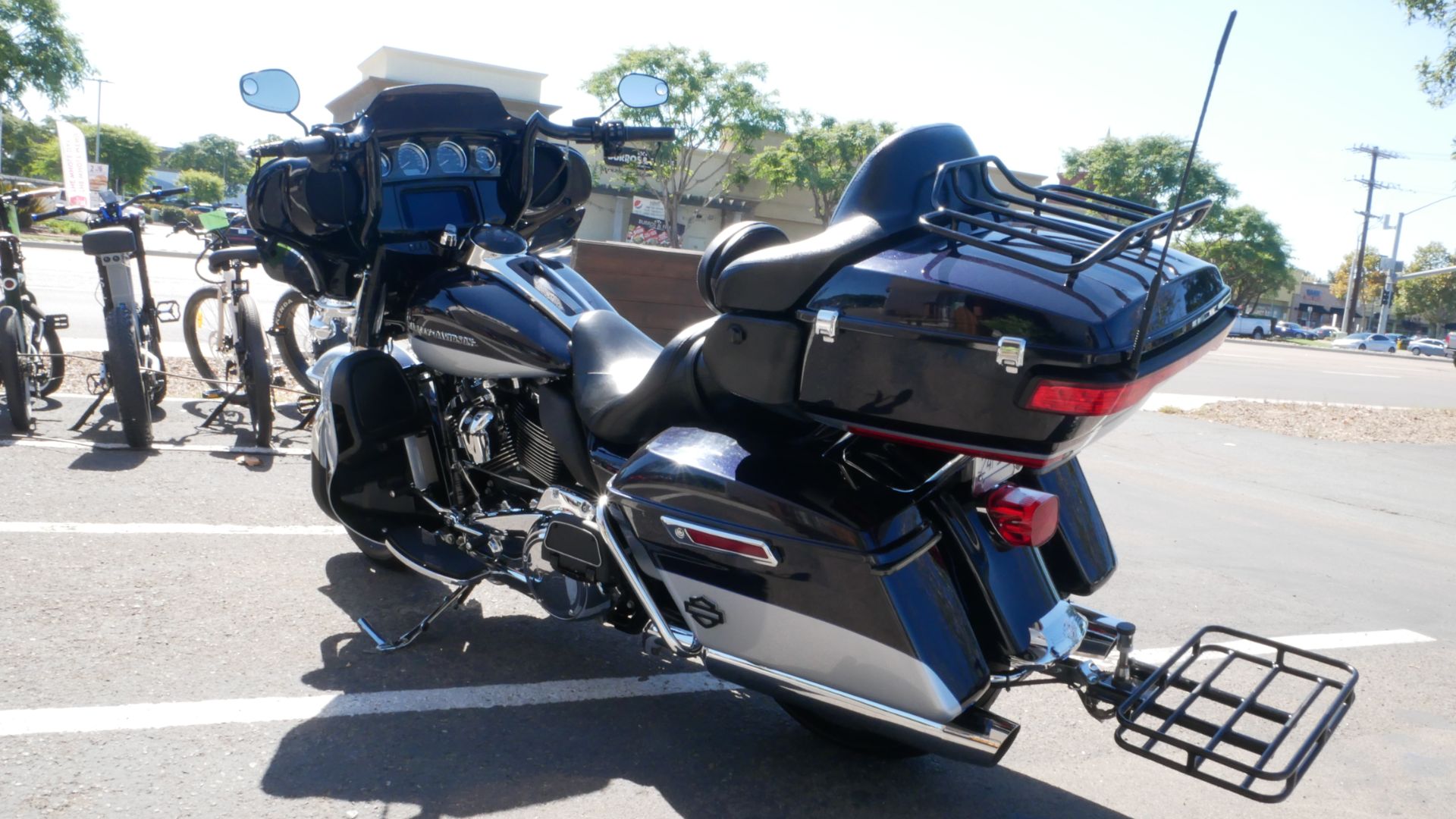 2019 Harley-Davidson Electra Glide® Ultra Classic® in San Diego, California - Photo 5
