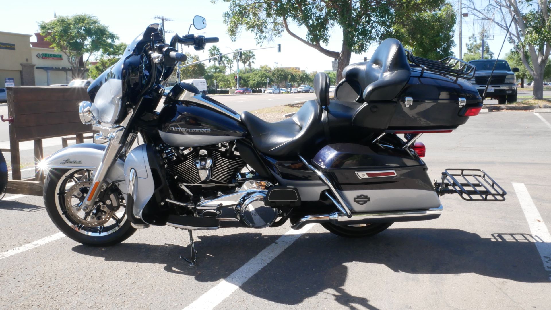 2019 Harley-Davidson Electra Glide® Ultra Classic® in San Diego, California - Photo 6