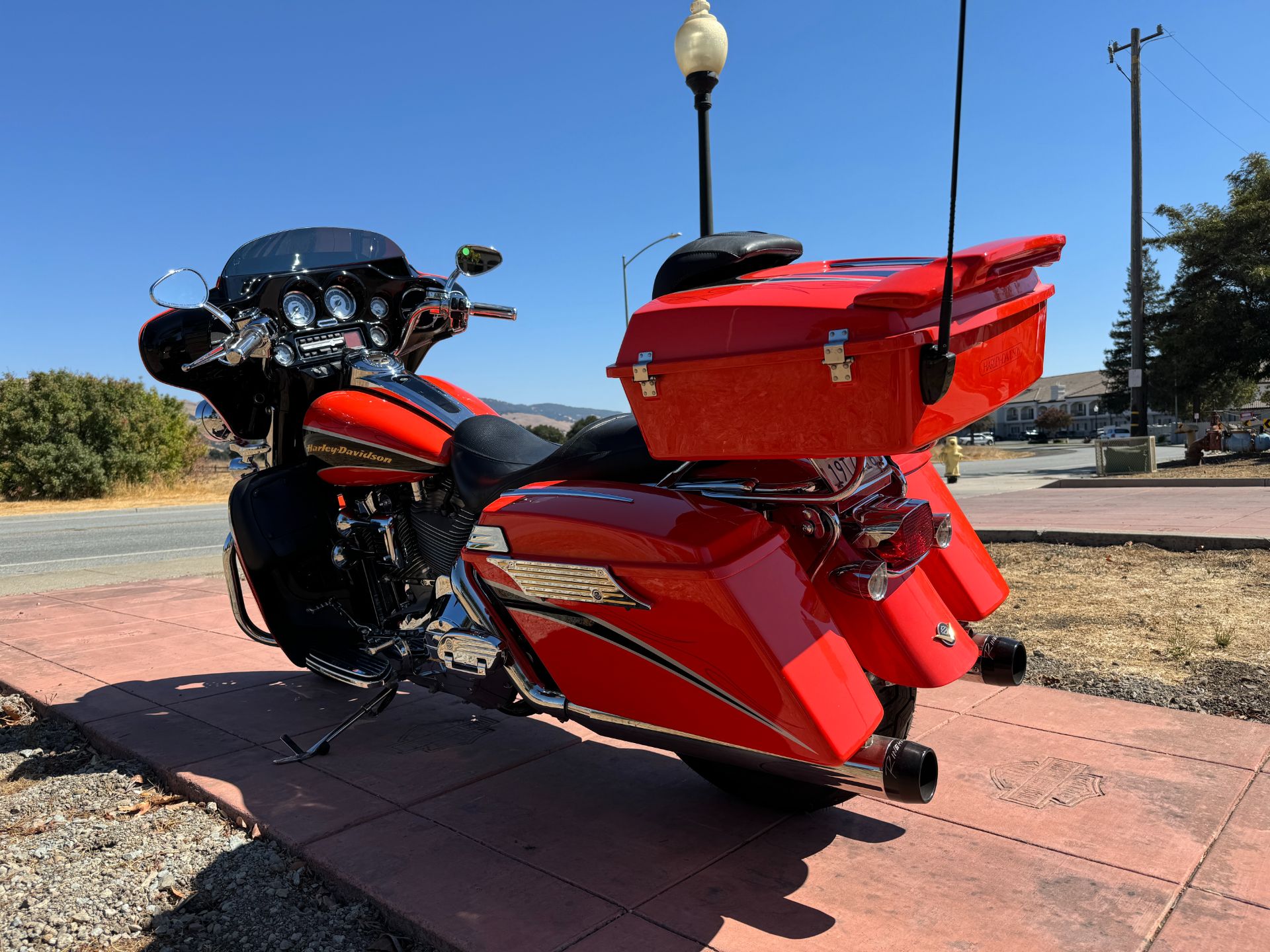 2004 Harley-Davidson FLHTCSE Screamin' Eagle® Electra Glide® in Morgan Hill, California - Photo 9