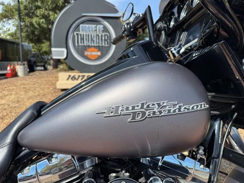 2016 Harley-Davidson Street Glide® Special in Morgan Hill, California - Photo 2