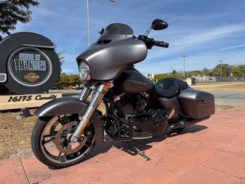 2016 Harley-Davidson Street Glide® Special in Morgan Hill, California - Photo 13