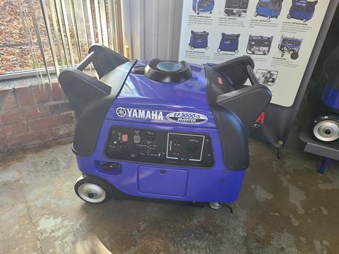 Yamaha EF30IS in Hendersonville, North Carolina