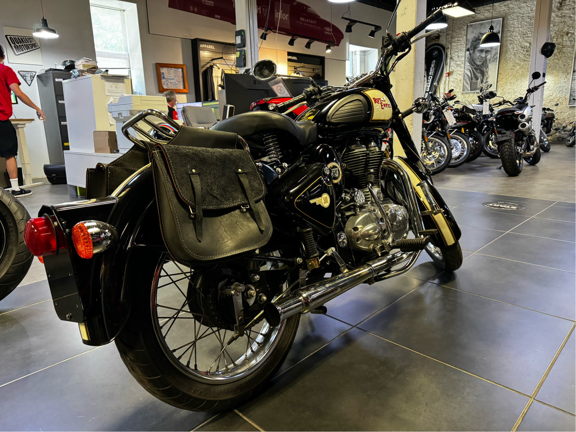 2015 Royal Enfield Classic 500 in Bala Cynwyd, Pennsylvania - Photo 3