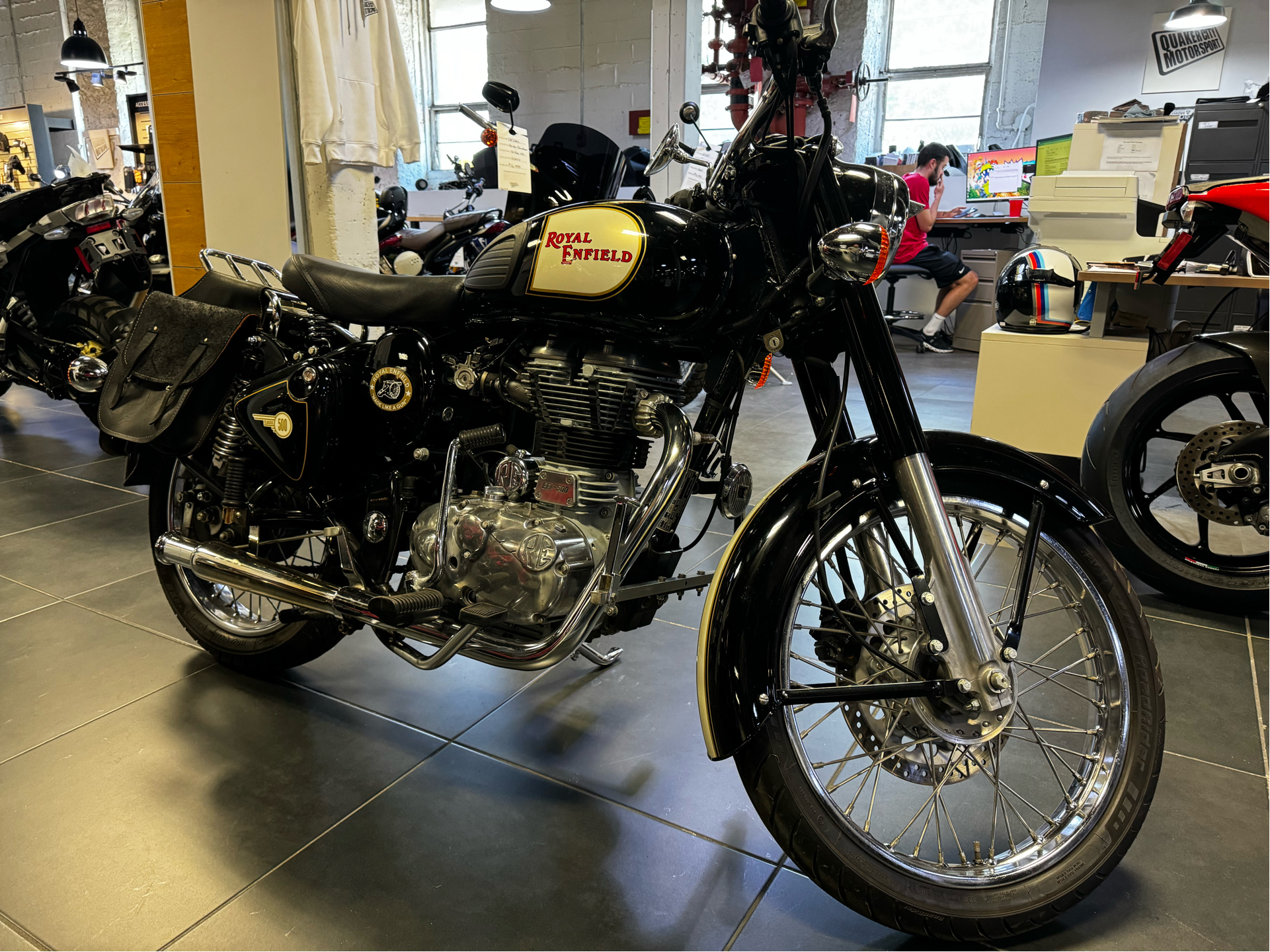 2015 Royal Enfield Classic 500 in Bala Cynwyd, Pennsylvania - Photo 5