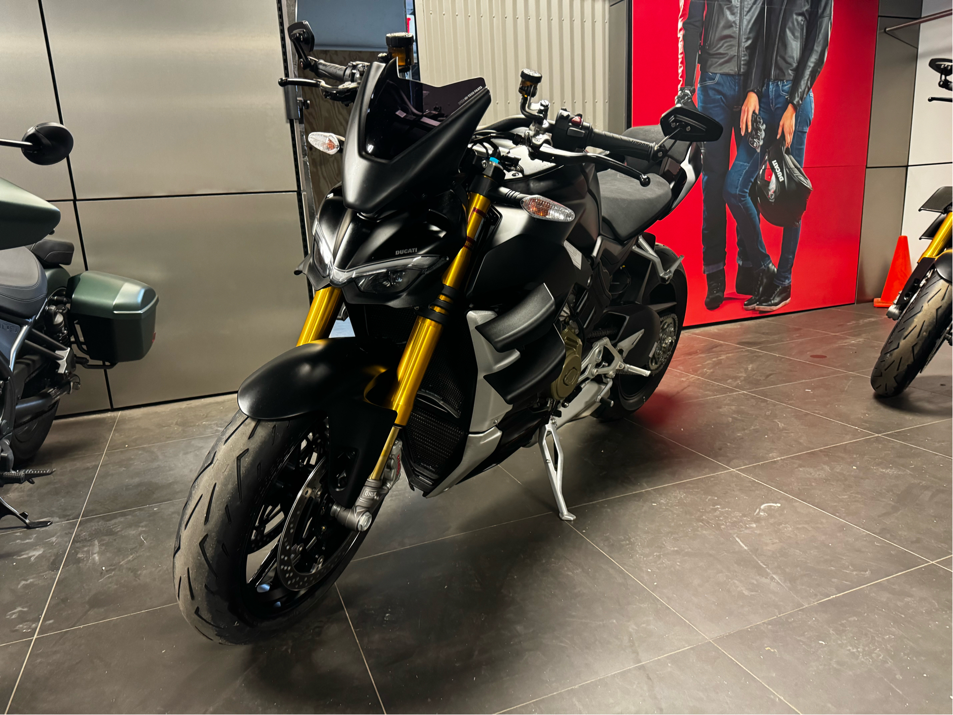 2022 Ducati Streetfighter V4 S in Philadelphia, Pennsylvania - Photo 4