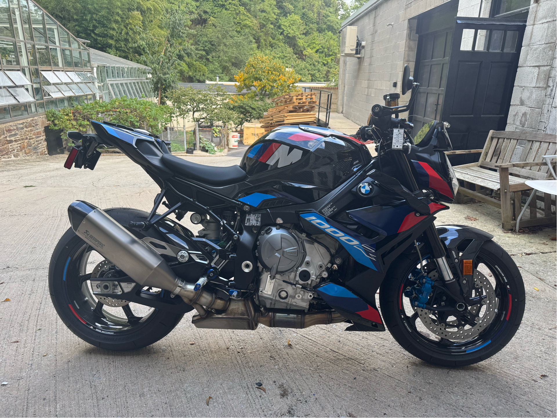 2024 BMW M 1000 R in Bala Cynwyd, Pennsylvania - Photo 3