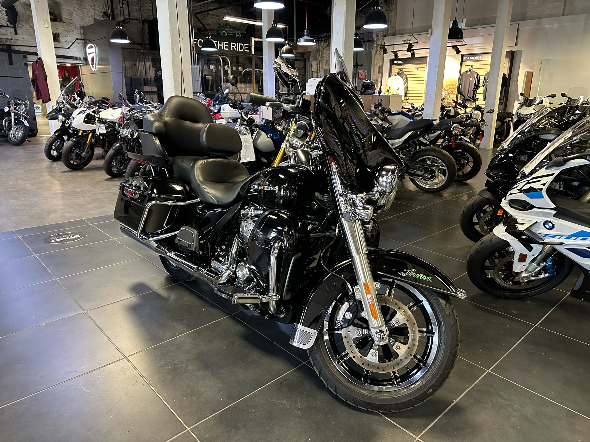 2019 Harley-Davidson Electra Glide® Ultra Classic® in Philadelphia, Pennsylvania - Photo 3