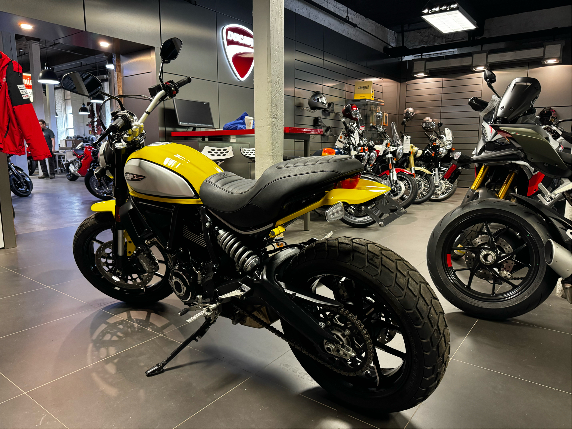 2019 Ducati Scrambler Icon in Philadelphia, Pennsylvania - Photo 5