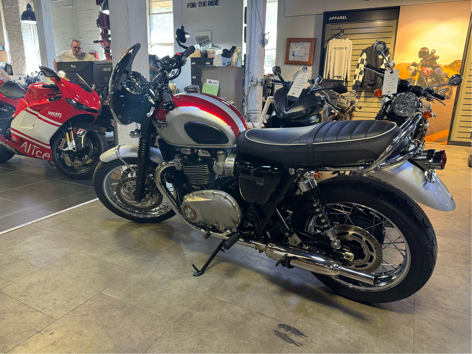 2016 Triumph Bonneville T120 in Bala Cynwyd, Pennsylvania - Photo 2