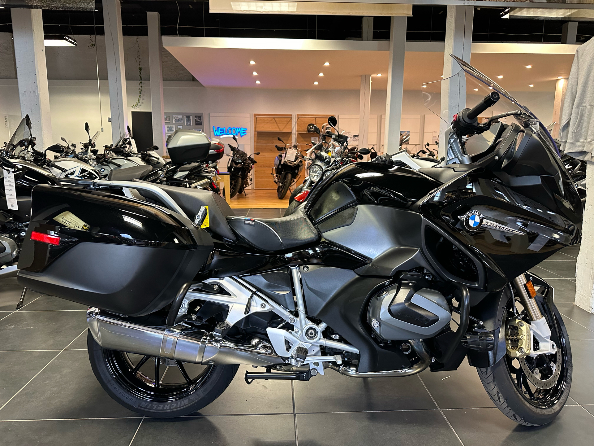 2022 BMW R 1250 RT in Philadelphia, Pennsylvania - Photo 4