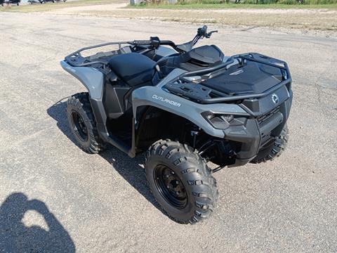 2025 Can-Am Outlander DPS 700 in Devils Lake, North Dakota