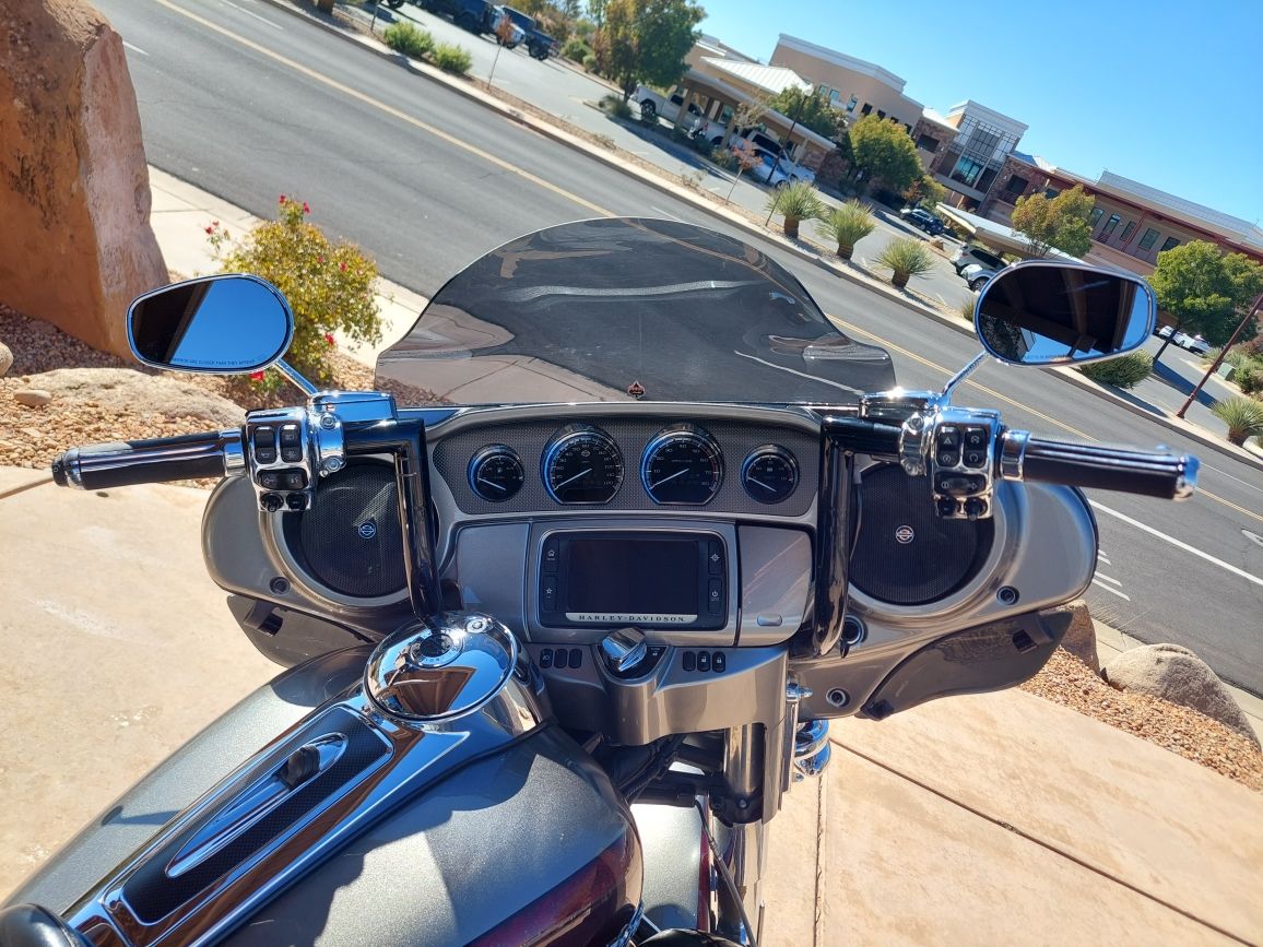 2015 Harley-Davidson CVO™ Limited in Washington, Utah - Photo 6