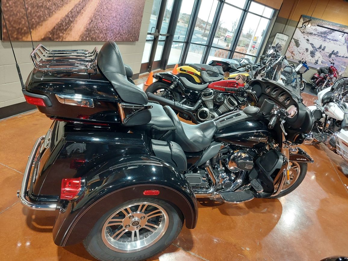 2014 Harley-Davidson Tri Glide® Ultra in Washington, Utah - Photo 11