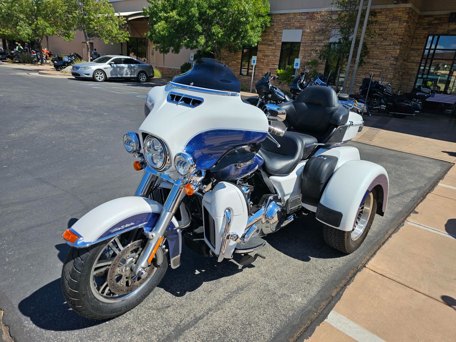 2015 Harley-Davidson Tri Glide® Ultra in Washington, Utah - Photo 5