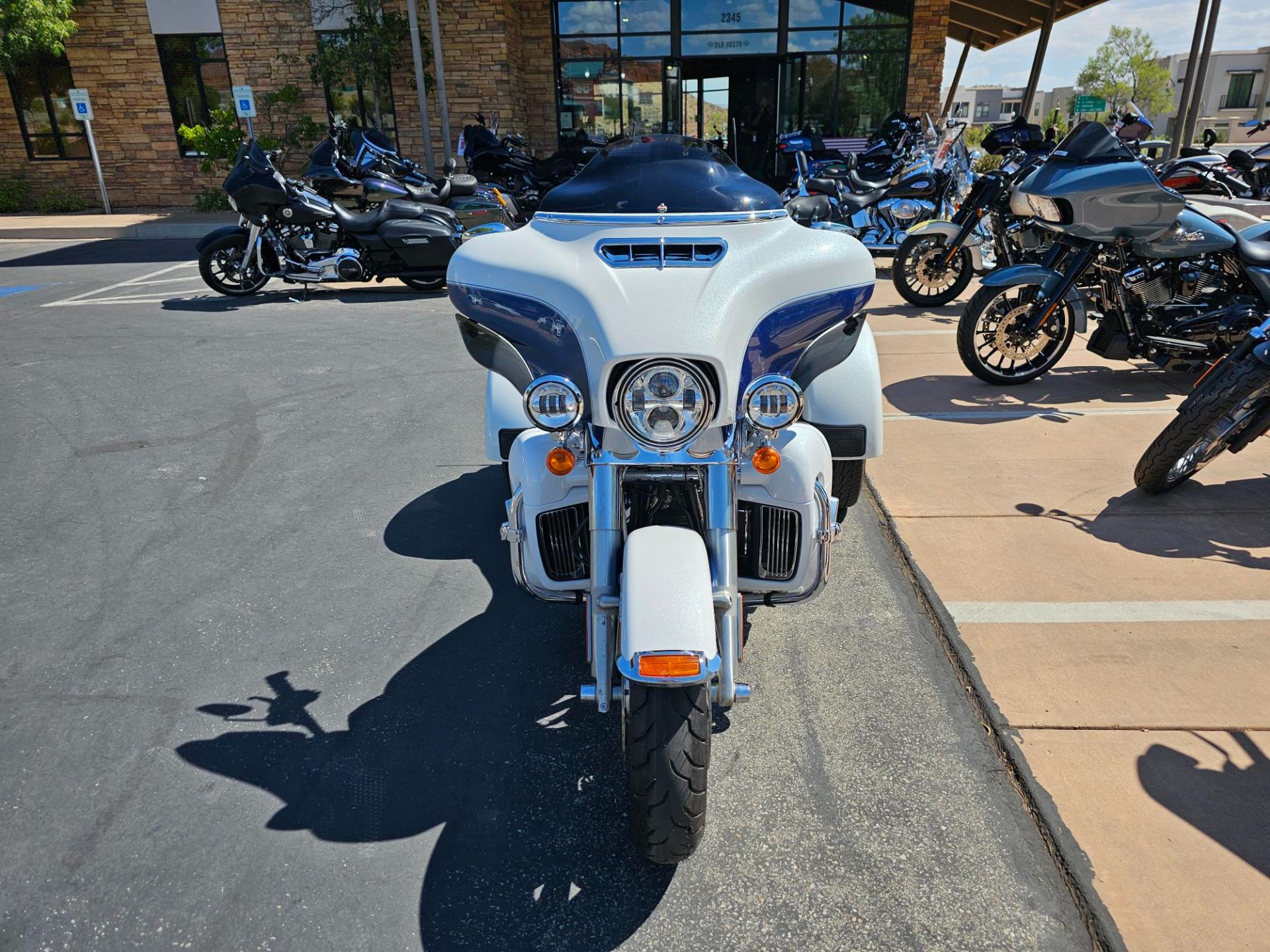 2015 Harley-Davidson Tri Glide® Ultra in Washington, Utah - Photo 6